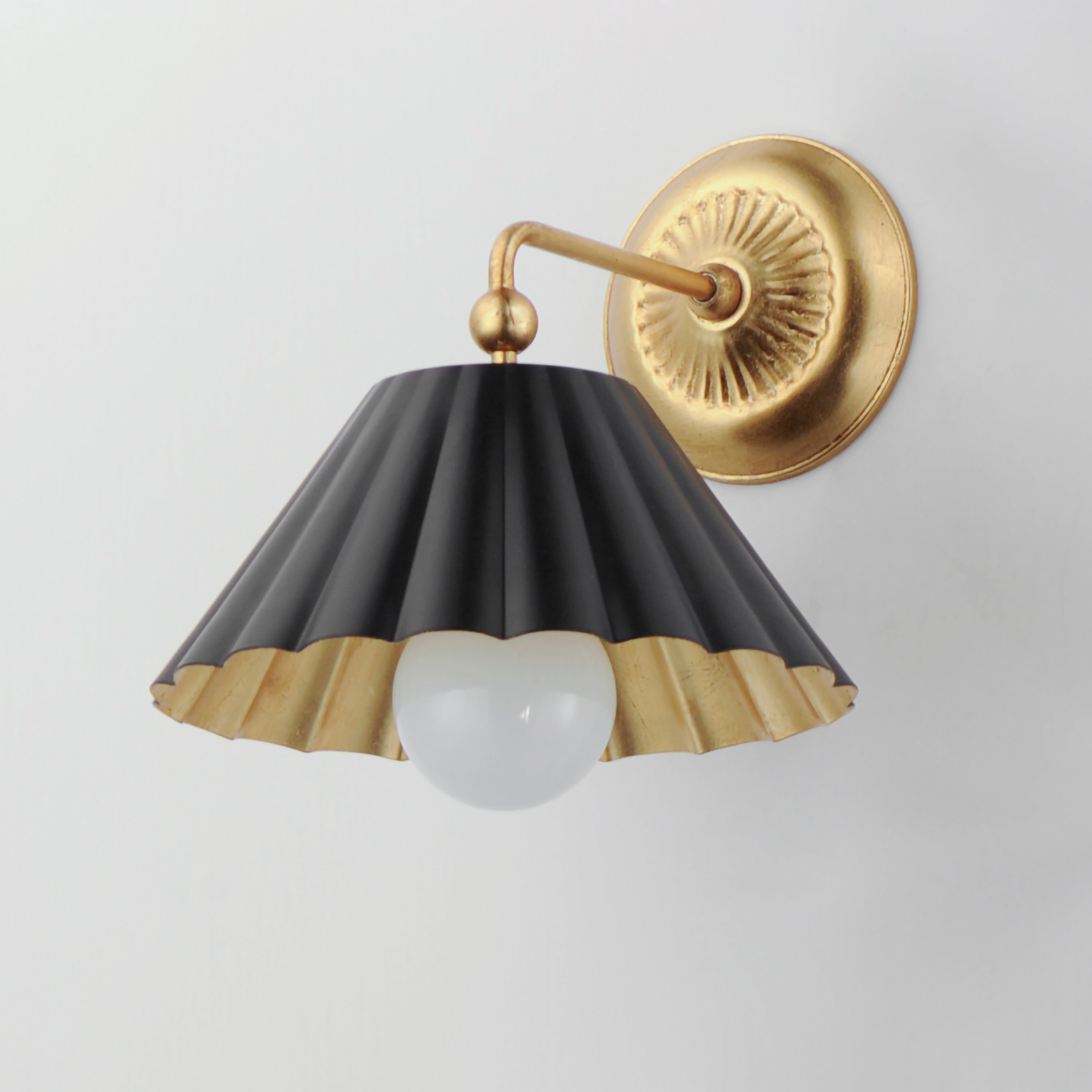 10 Inch Wall Sconce – Black / Gold Leaf
