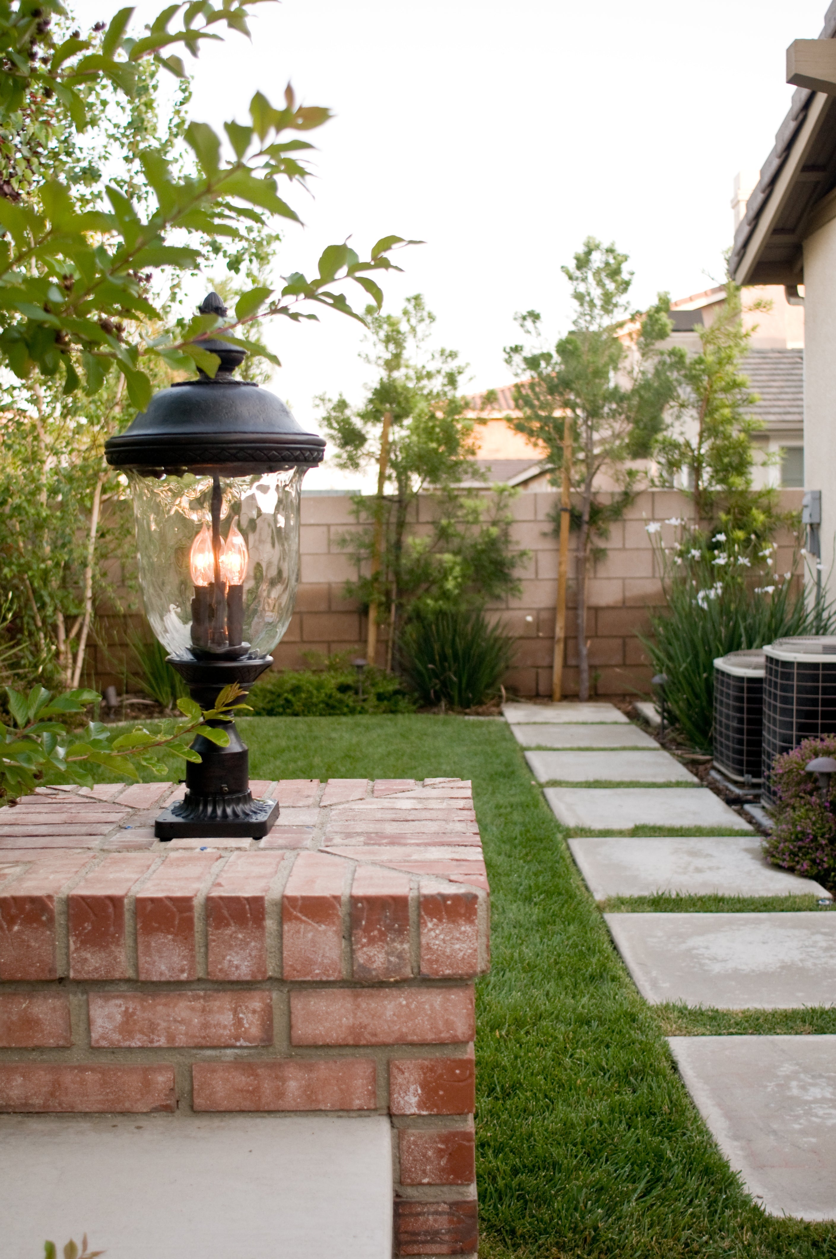 12 Inch Outdoor Pole/Post Mount – Oriental Bronze