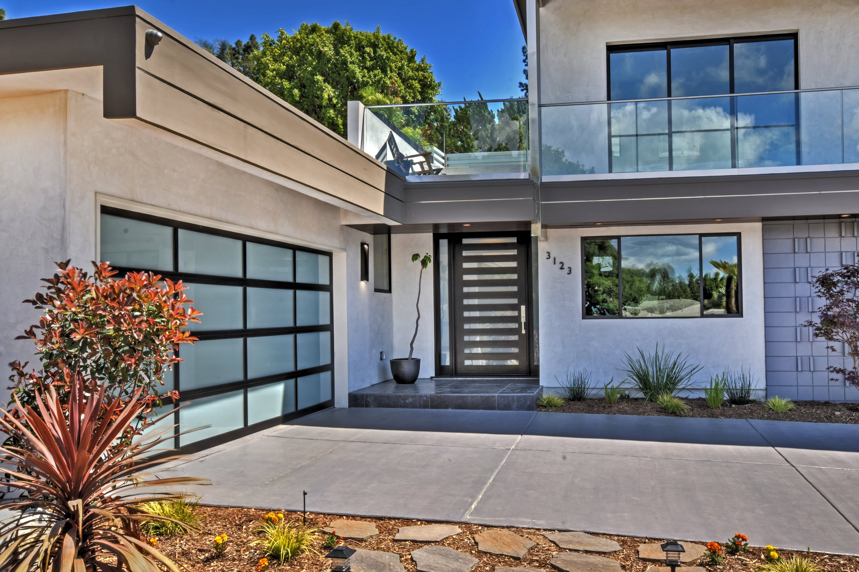 Avenue LED-Outdoor Wall Mount