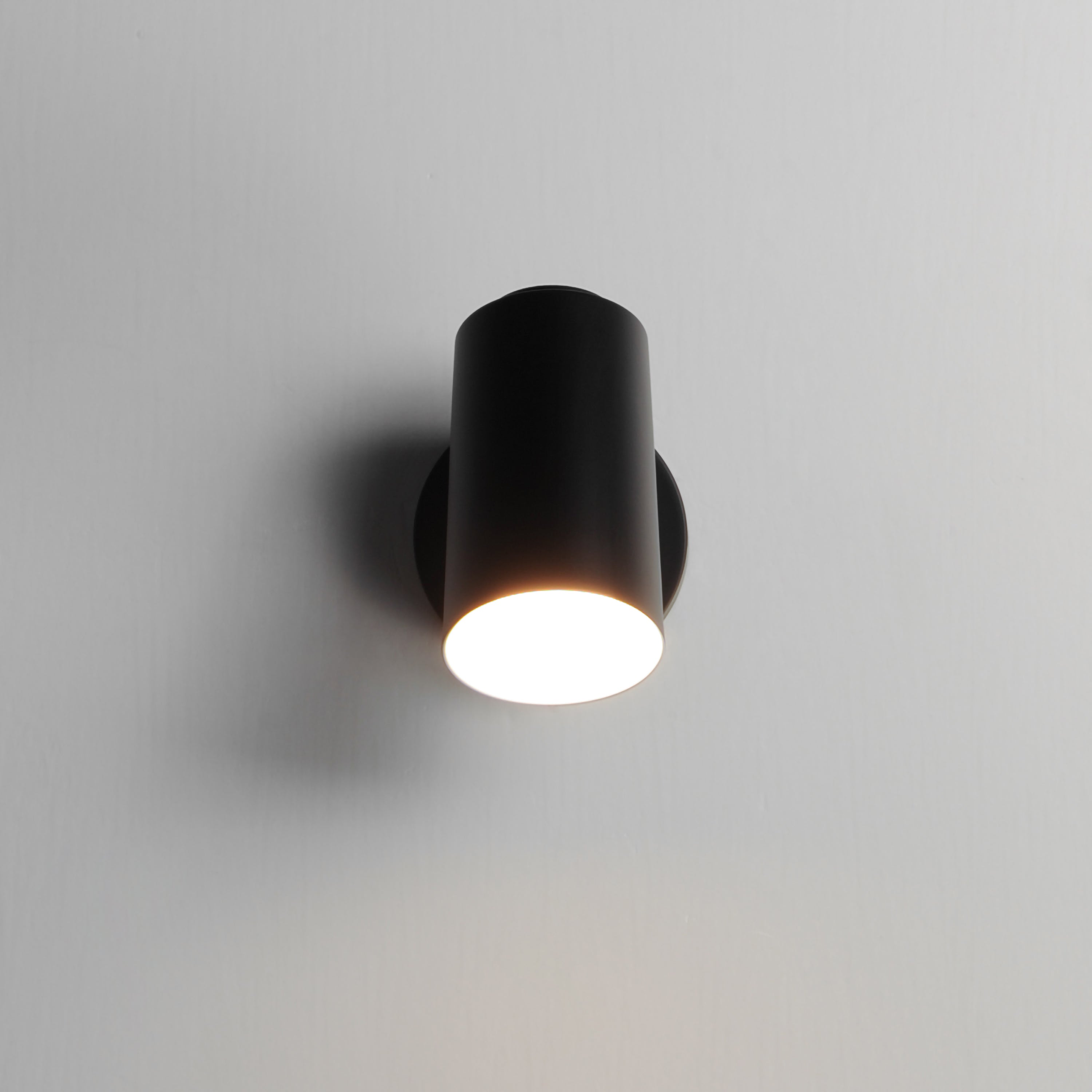 Spot Light-Outdoor Wall Mount