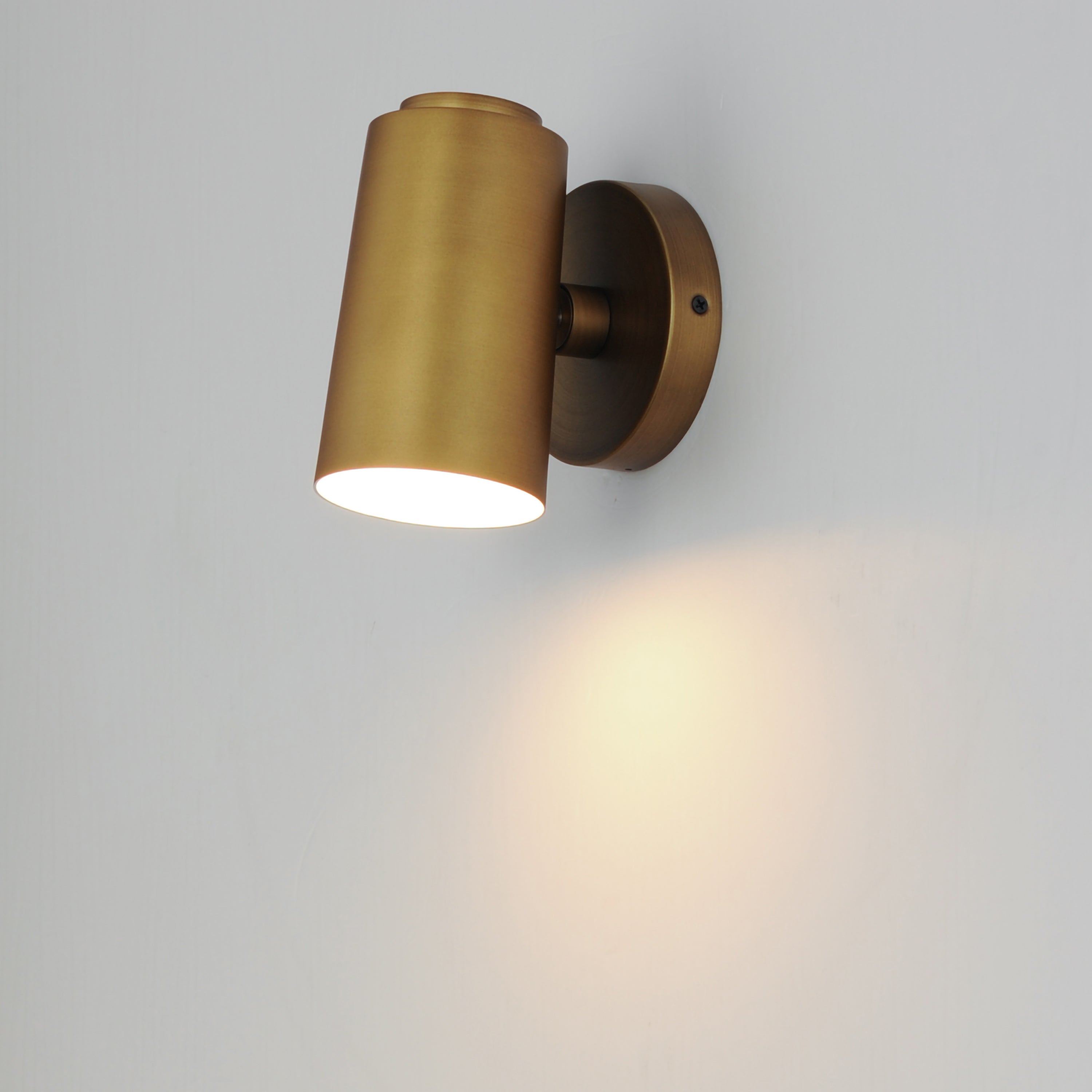 Spot Light-Outdoor Wall Mount