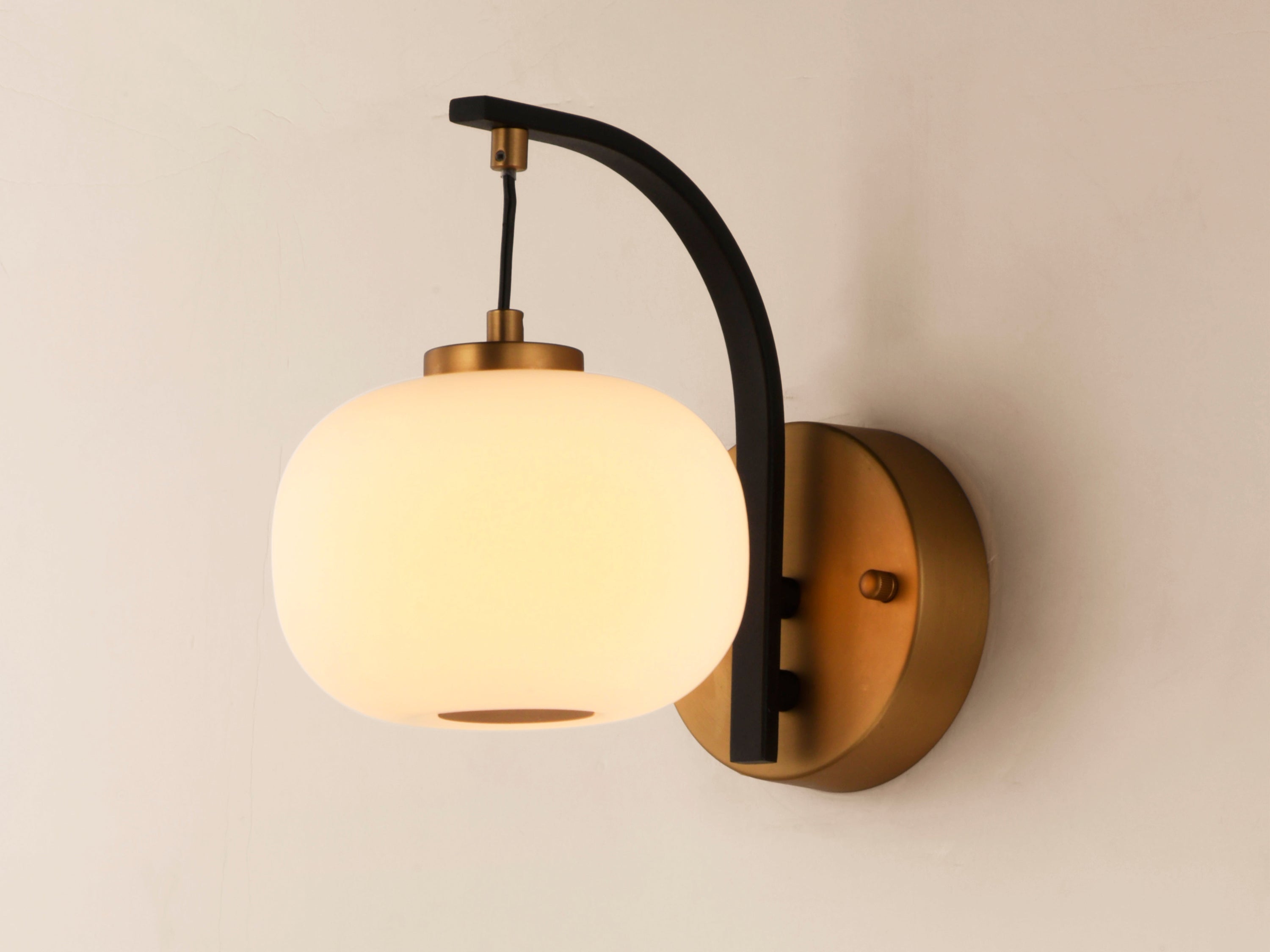 6 Inch Wall Sconce – Black / Gold