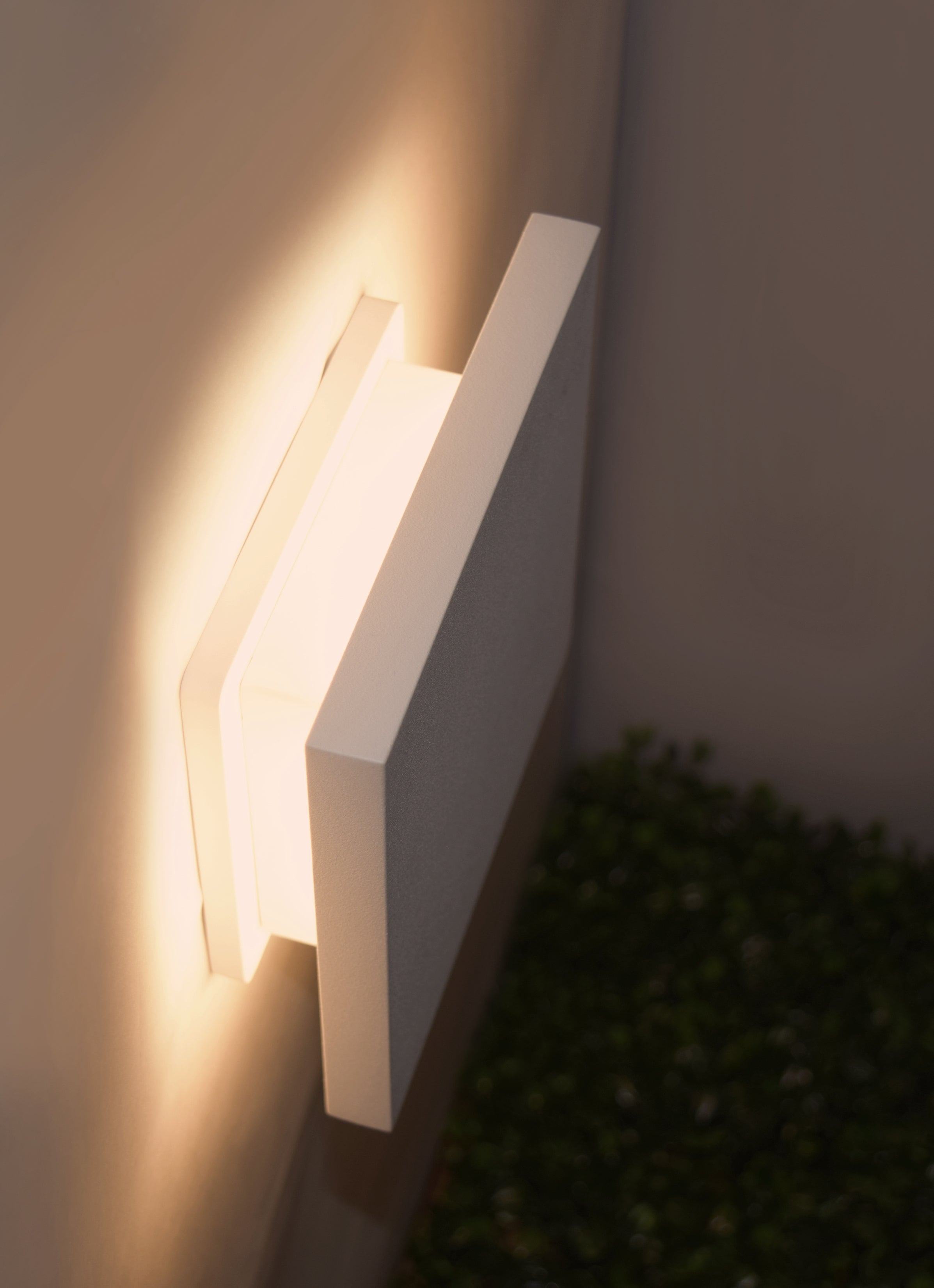 6 Inch Outdoor Wall Light – White
