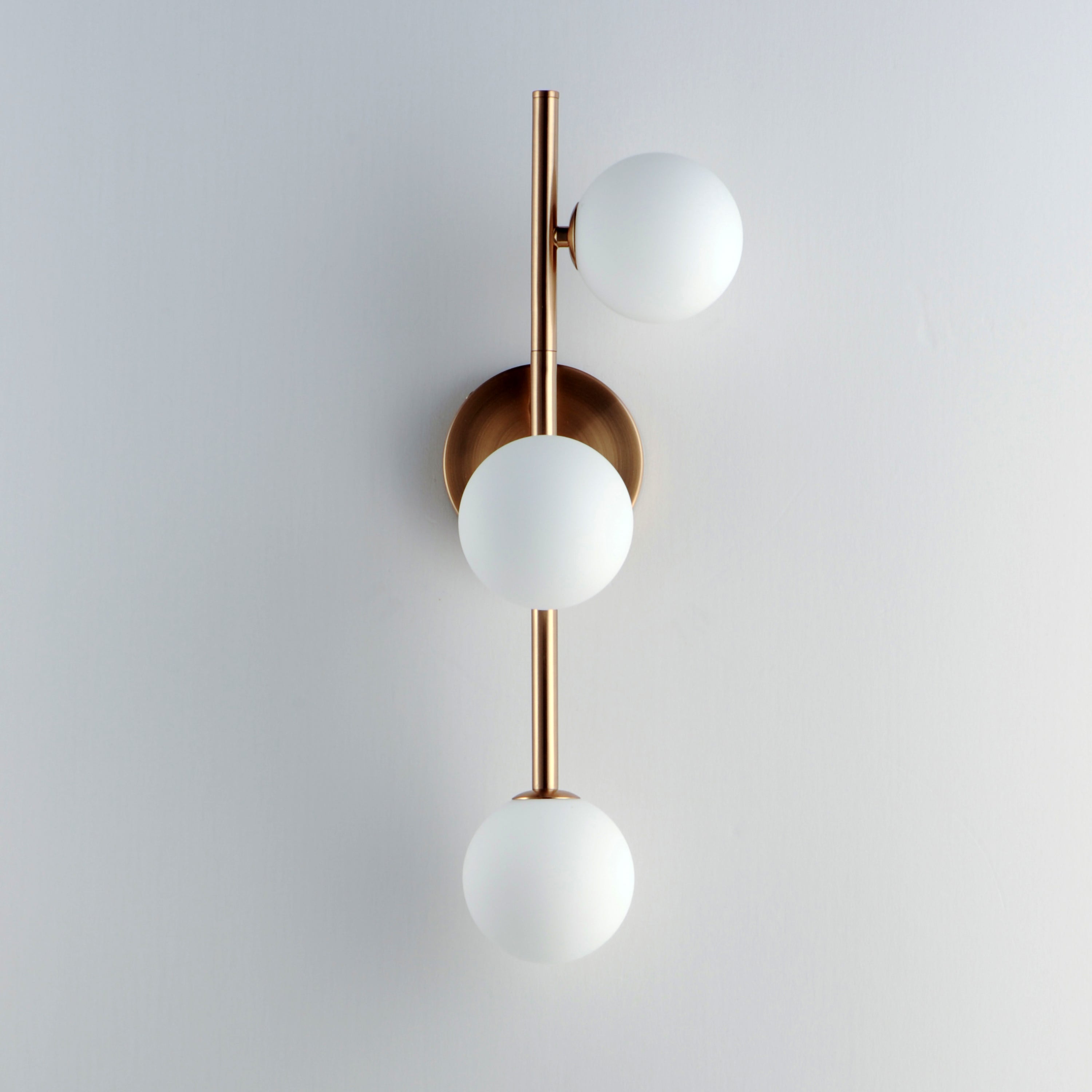 Studio M SM24901WTHR