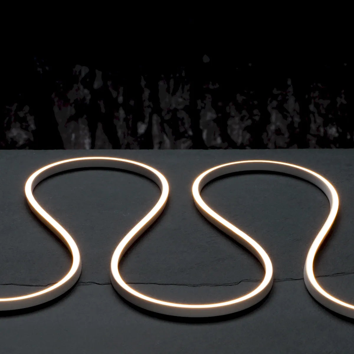 Minuet 4x6 Neon 1m Reel 2700K